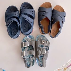 EUC Lot of 3 little kid size 7 sandals